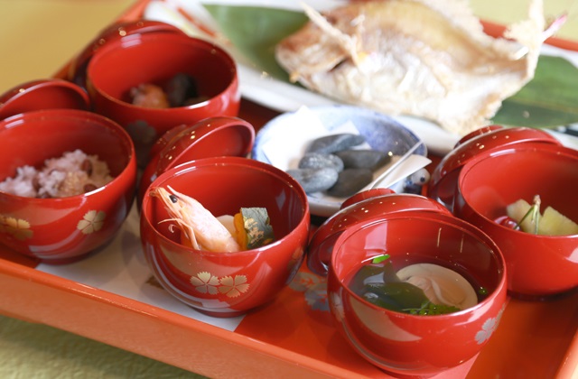 御料理魚佐 百日の祝い（ももかのいわい）お食い初め膳